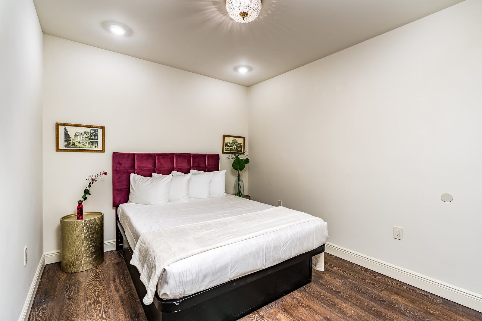 The Alexandre Unit 304 bedroom, a New Orleans luxury rental.