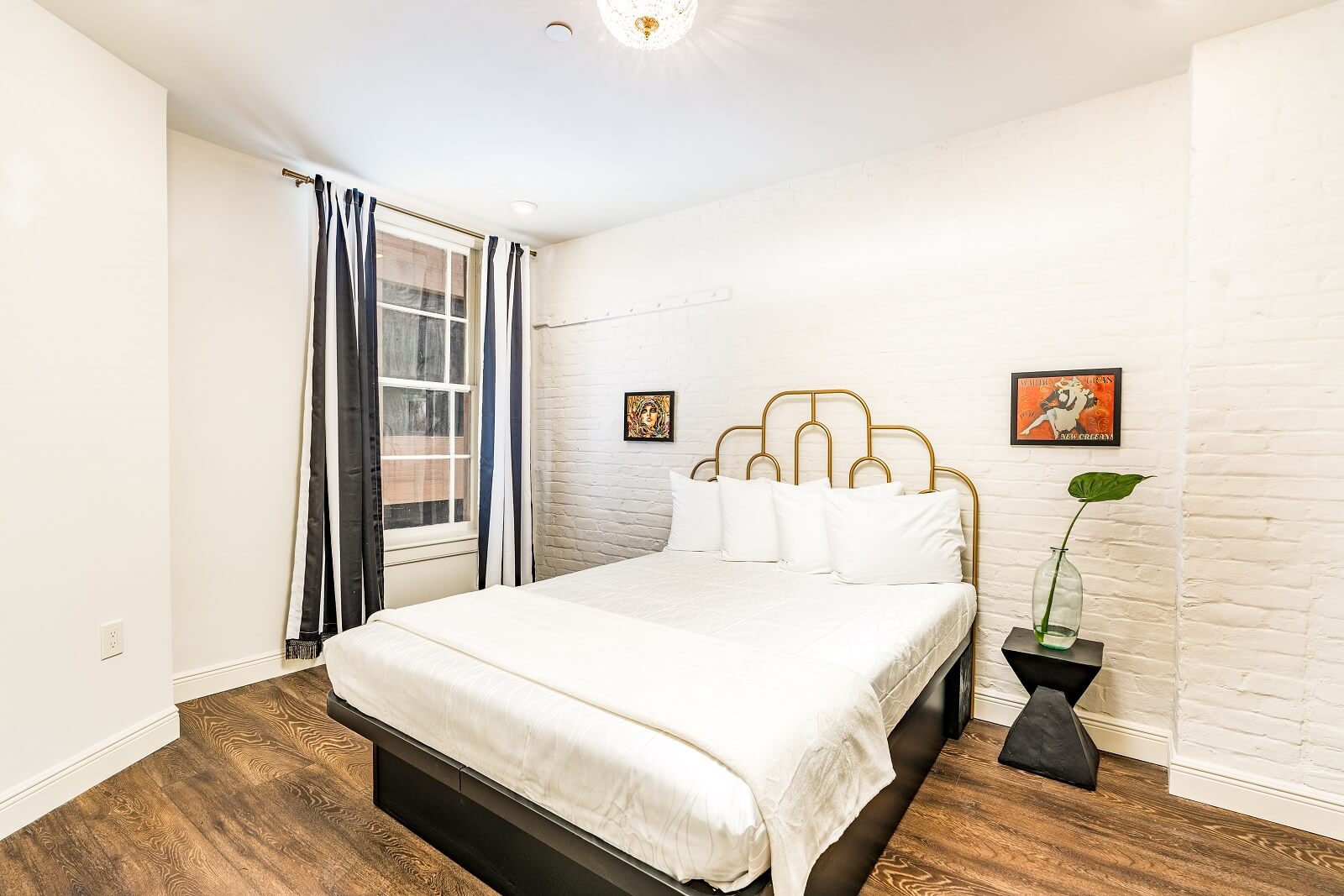 The Alexandre Unit 305 bedroom, a New Orleans luxury rental.