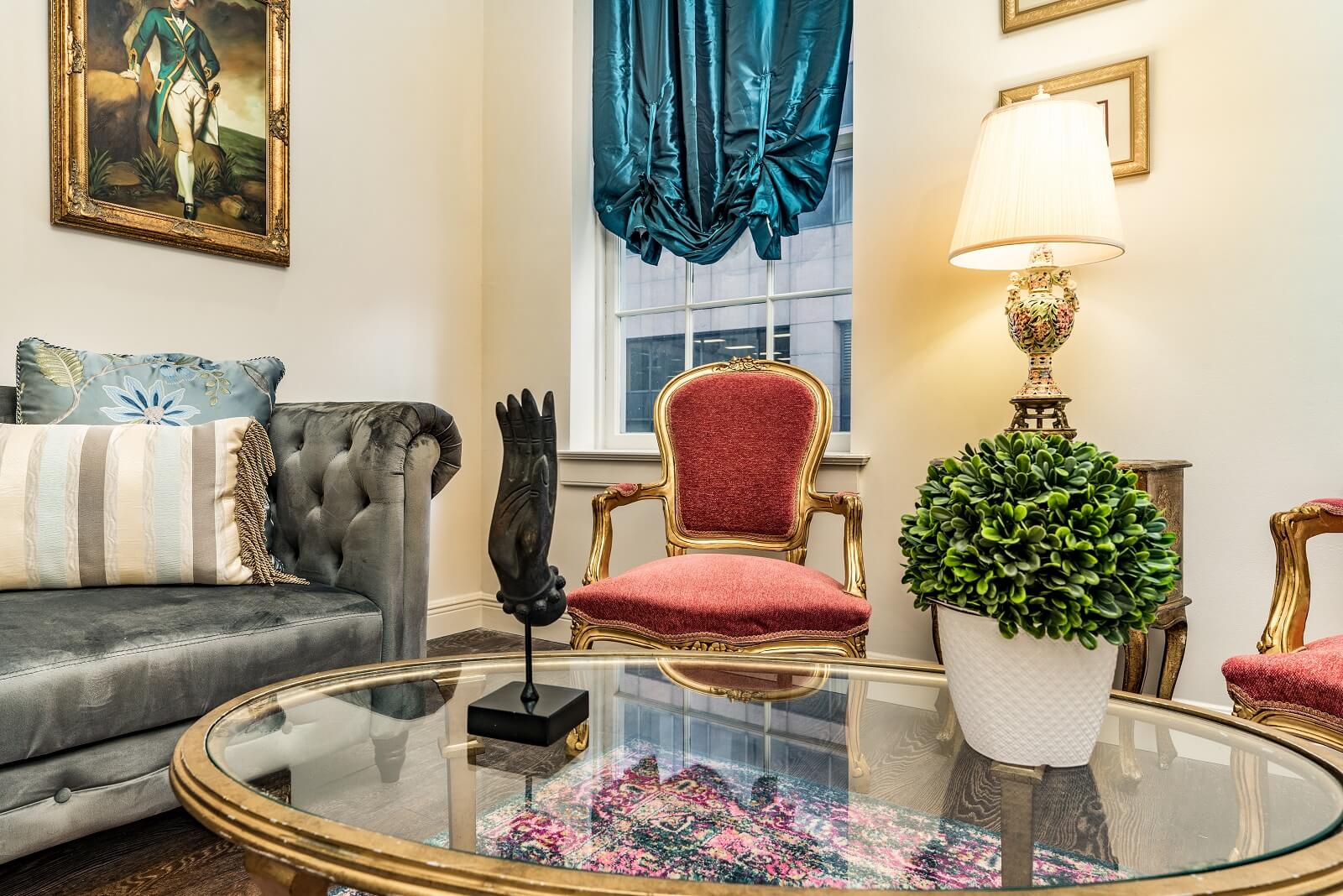 The Alexandre Unit 403, a New Orleans luxury rental.